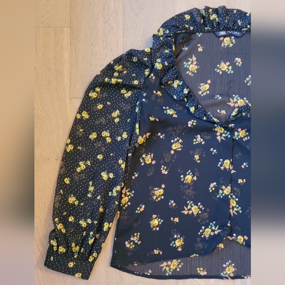 Zara contrasting floral blouse size m - Picture 2 of 4